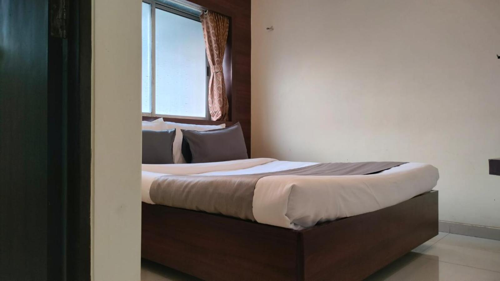 Hotel Sai Nidhi Executive-Mindspace Airoli Наві-Мумбаї Екстер'єр фото