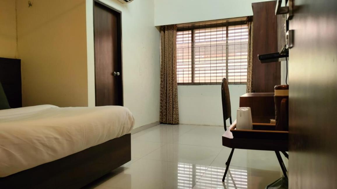Hotel Sai Nidhi Executive-Mindspace Airoli Наві-Мумбаї Екстер'єр фото